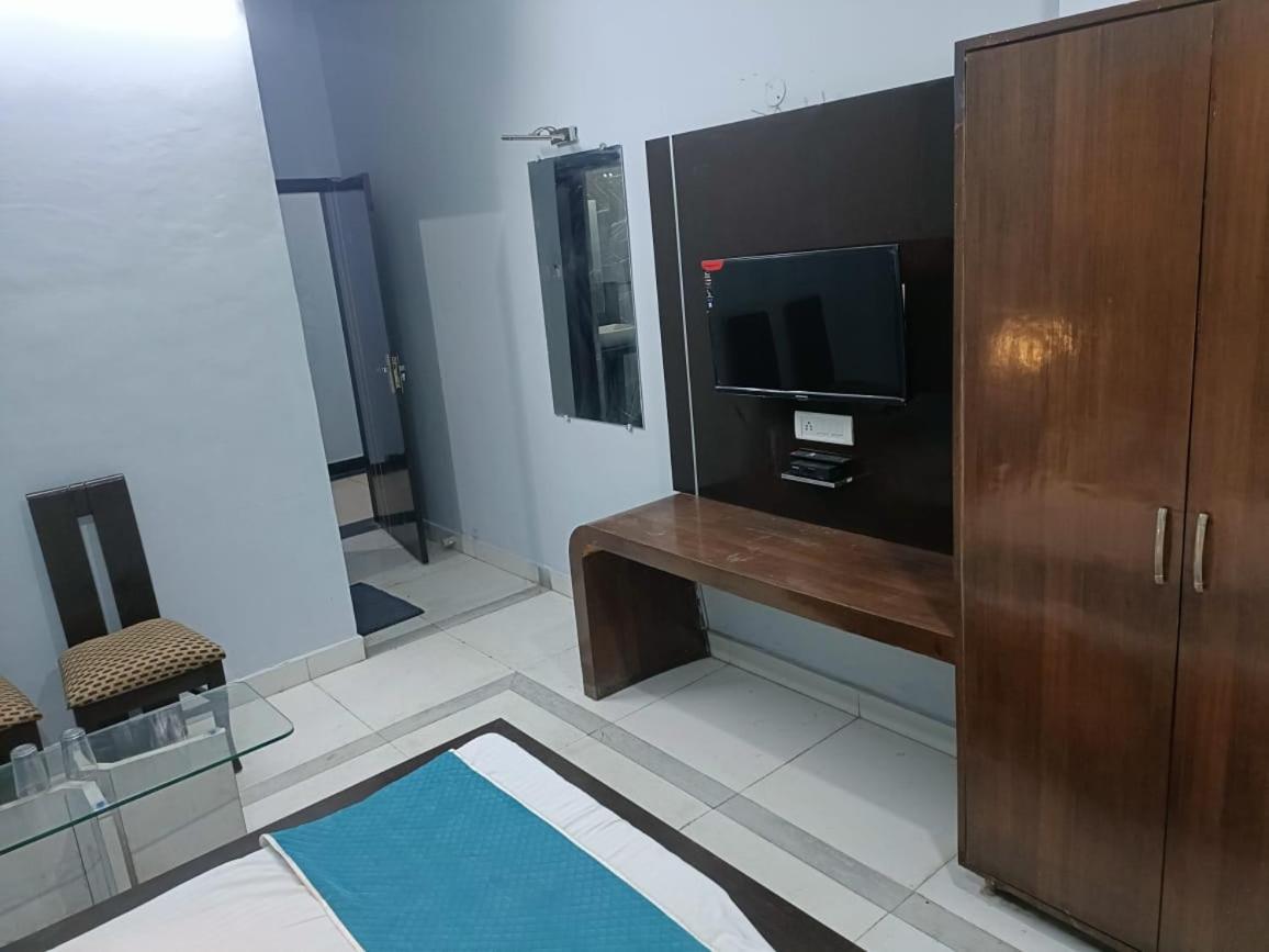 Hotel Krishna Residency Mahoba Bagian luar foto